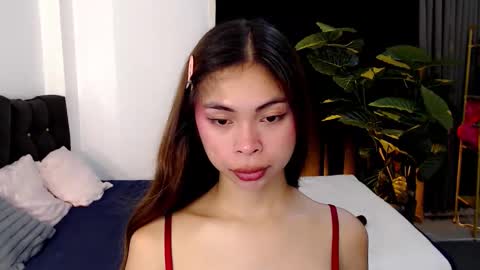 Snapshot of suckablechick chatting on 30, 10, 2025 Marry online show from 30, 10, 2025