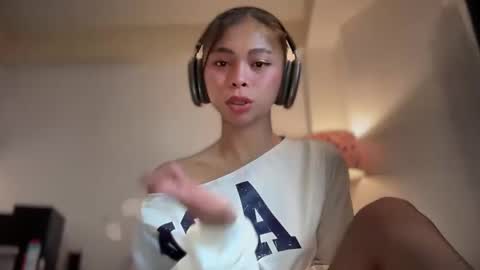 Snapshot of suckablechick chatting on 20, 3, 2026 Marry online show from 20, 3, 2026