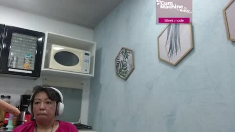 Snapshot of sucker_drool chatting on 28, 4, 2026 Sucky online show from 28, 4, 2026