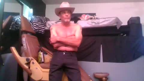 Snapshot of suckitu812 chatting on 30, 12, 2024 SUCKITU812 online show from 30, 12, 2024