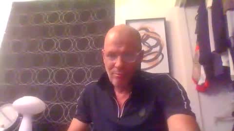 Snapshot of suckitu812 chatting on 21, 12, 2025 SUCKITU812 online show from 21, 12, 2025