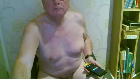 Snapshot of suffolkboy4 chatting on 3, 3, 2026 suffolkboy4 online show from 3, 3, 2026