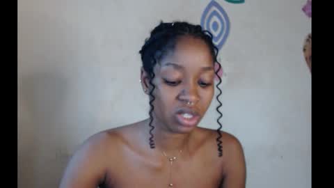 Snapshot of sugarmeltsxx chatting on 7, 10, 2025 Bella online show from 7, 10, 2025