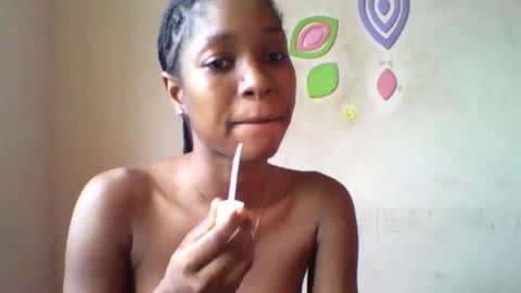 Snapshot of sugarmeltsxx chatting on 23, 10, 2025 Bella online show from 23, 10, 2025