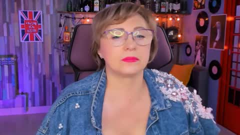 Snapshot of sugarvi chatting on 24, 11, 2025 Vivien online show from 24, 11, 2025