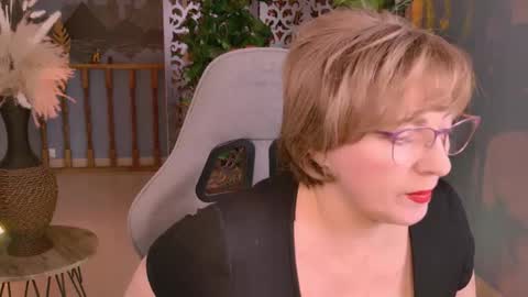 Snapshot of sugarvi chatting on 27, 11, 2025 Vivien online show from 27, 11, 2025