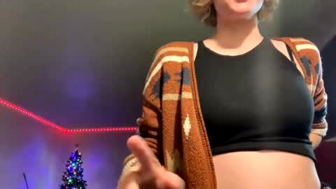 Snapshot of suicunebitch chatting on 7, 12, 2024 Ophelia online show from 7, 12, 2024