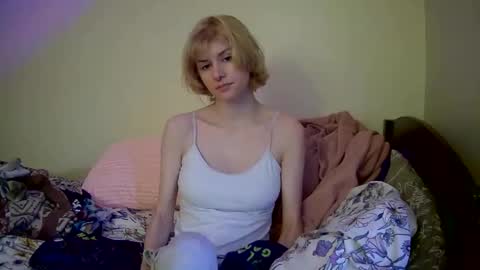 Snapshot of suicunebitch chatting on 3, 1, 2025 Ophelia online show from 3, 1, 2025