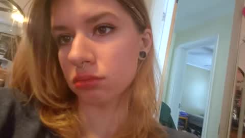 Snapshot of suicunebitch chatting on 5, 1, 2026 Ophelia online show from 5, 1, 2026