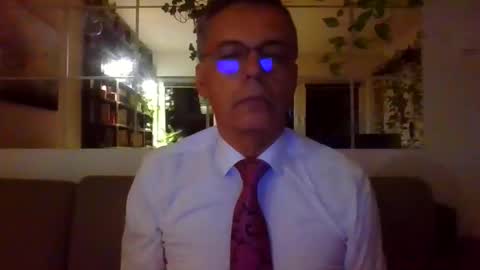 Snapshot of suit_elegant chatting on 10, 9, 2025 Suit tie horny online show from 10, 9, 2025