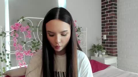 Lina 3 online show from 22, 3, 2026