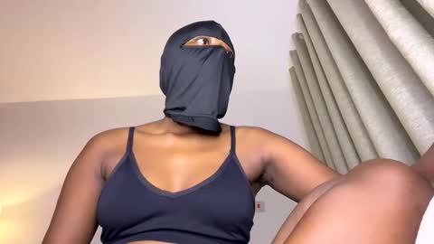 maskedtemptress online show from 24, 3, 2026