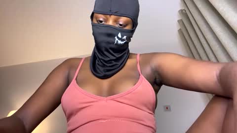 maskedtemptress online show from 27, 3, 2026