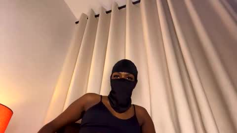 maskedtemptress online show from 29, 4, 2026