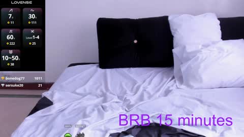 Snapshot of sumeragi_cat chatting on 1, 2, 2025 Nicolle online show from 1, 2, 2025