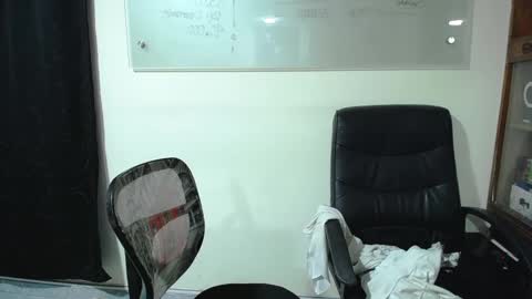 Snapshot of summer_girls01 chatting on 16, 1, 2025 summer_girls01 online show from 16, 1, 2025