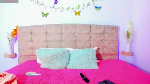 summer_girls01 online show from 5, 3, 2026