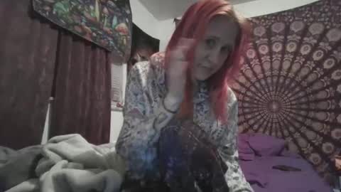 Snapshot of summerainzpuddles chatting on 5, 11, 2025 Summer Rainz online show from 5, 11, 2025