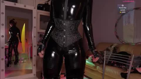 Miss Nelly online show from 24, 2, 2026