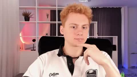 Snapshot of sunburn_boy chatting on 19, 7, 2026 Emilio online show from 19, 7, 2026