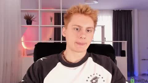 Snapshot of sunburn_boy chatting on 21, 7, 2026 Emilio online show from 21, 7, 2026