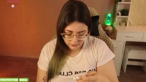 Tina. Im topless model  online show from 28, 4, 2026