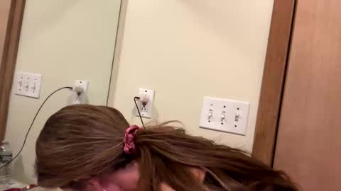 Snapshot of sunnbabe92485 chatting on 19, 12, 2025 sunnbabe92485 online show from 19, 12, 2025