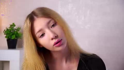 Lily online show from 27, 6, 2026