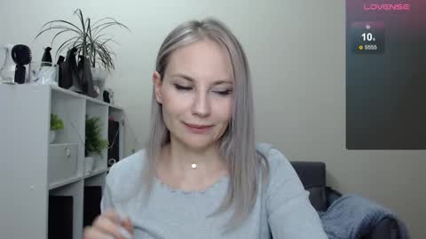 Snapshot of sunny_bunny6 chatting on 4, 1, 2025 Naomi online show from 4, 1, 2025