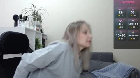 Snapshot of sunny_bunny6 chatting on 10, 1, 2025 Naomi online show from 10, 1, 2025