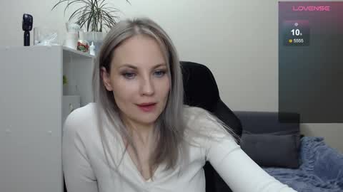 Snapshot of sunny_bunny6 chatting on 2, 2, 2025 Naomi online show from 2, 2, 2025