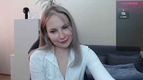 Snapshot of sunny_bunny6 chatting on 5, 2, 2025 Naomi online show from 5, 2, 2025
