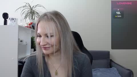 Snapshot of sunny_bunny6 chatting on 3, 3, 2025 Naomi online show from 3, 3, 2025