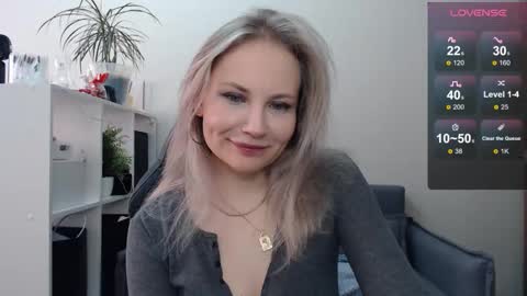 Snapshot of sunny_bunny6 chatting on 3, 3, 2025 Naomi online show from 3, 3, 2025