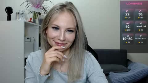 Snapshot of sunny_bunny6 chatting on 8, 3, 2025 Naomi online show from 8, 3, 2025