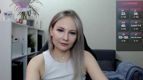 Snapshot of sunny_bunny6 chatting on 12, 3, 2025 Naomi online show from 12, 3, 2025