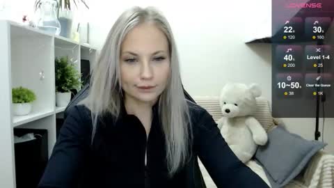 Snapshot of sunny_bunny6 chatting on 9, 9, 2025 Naomi online show from 9, 9, 2025