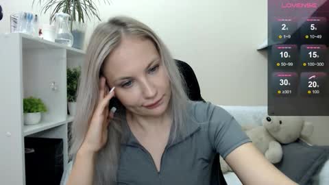 Snapshot of sunny_bunny6 chatting on 10, 10, 2025 Naomi online show from 10, 10, 2025