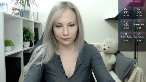Snapshot of sunny_bunny6 chatting on 7, 11, 2025 Naomi online show from 7, 11, 2025