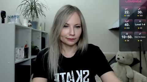 Snapshot of sunny_bunny6 chatting on 30, 11, 2025 Naomi online show from 30, 11, 2025