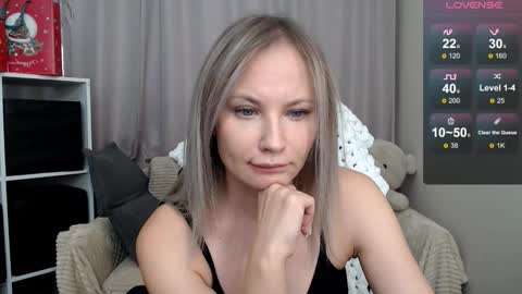 Snapshot of sunny_bunny6 chatting on 12, 1, 2026 Naomi online show from 12, 1, 2026