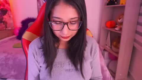 Snapshot of sunny_flower_ chatting on 17, 12, 2025 SUNNY online show from 17, 12, 2025