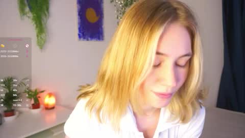 Snapshot of sunnybish chatting on 20, 10, 2025 Keeley online show from 20, 10, 2025
