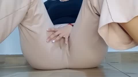 Annie online show from 12, 11, 2025