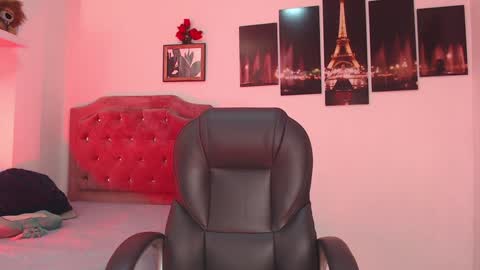 Snapshot of sunshine_gh1 chatting on 12, 1, 2025 Sunshine online show from 12, 1, 2025