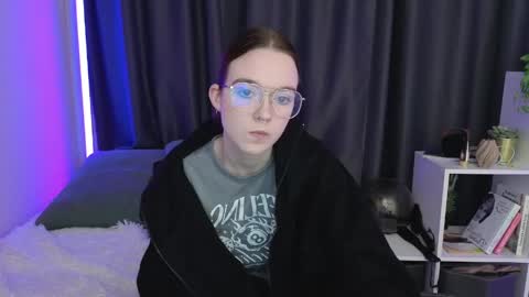 Snapshot of sunylily chatting on 25, 5, 2026 Lilith online show from 25, 5, 2026