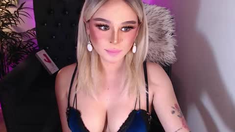 Snapshot of superh0tangelxx chatting on 11, 12, 2024 CARMINA online show from 11, 12, 2024