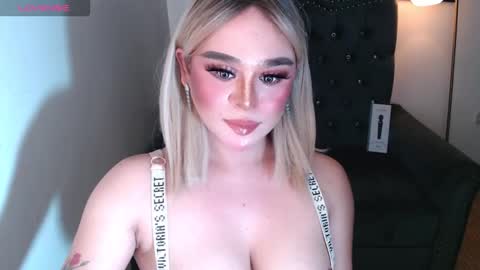 Snapshot of superh0tangelxx chatting on 15, 10, 2025 CARMINA online show from 15, 10, 2025