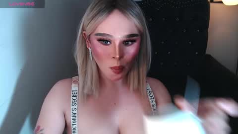 Snapshot of superh0tangelxx chatting on 21, 10, 2025 CARMINA online show from 21, 10, 2025