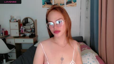 Snapshot of superhotvaleria chatting on 4, 6, 2026 Im val online show from 4, 6, 2026